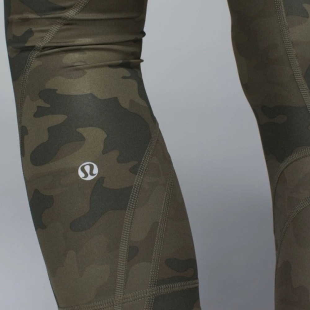 Lululemon Savasana Camo Crops | Size 6 | Rare